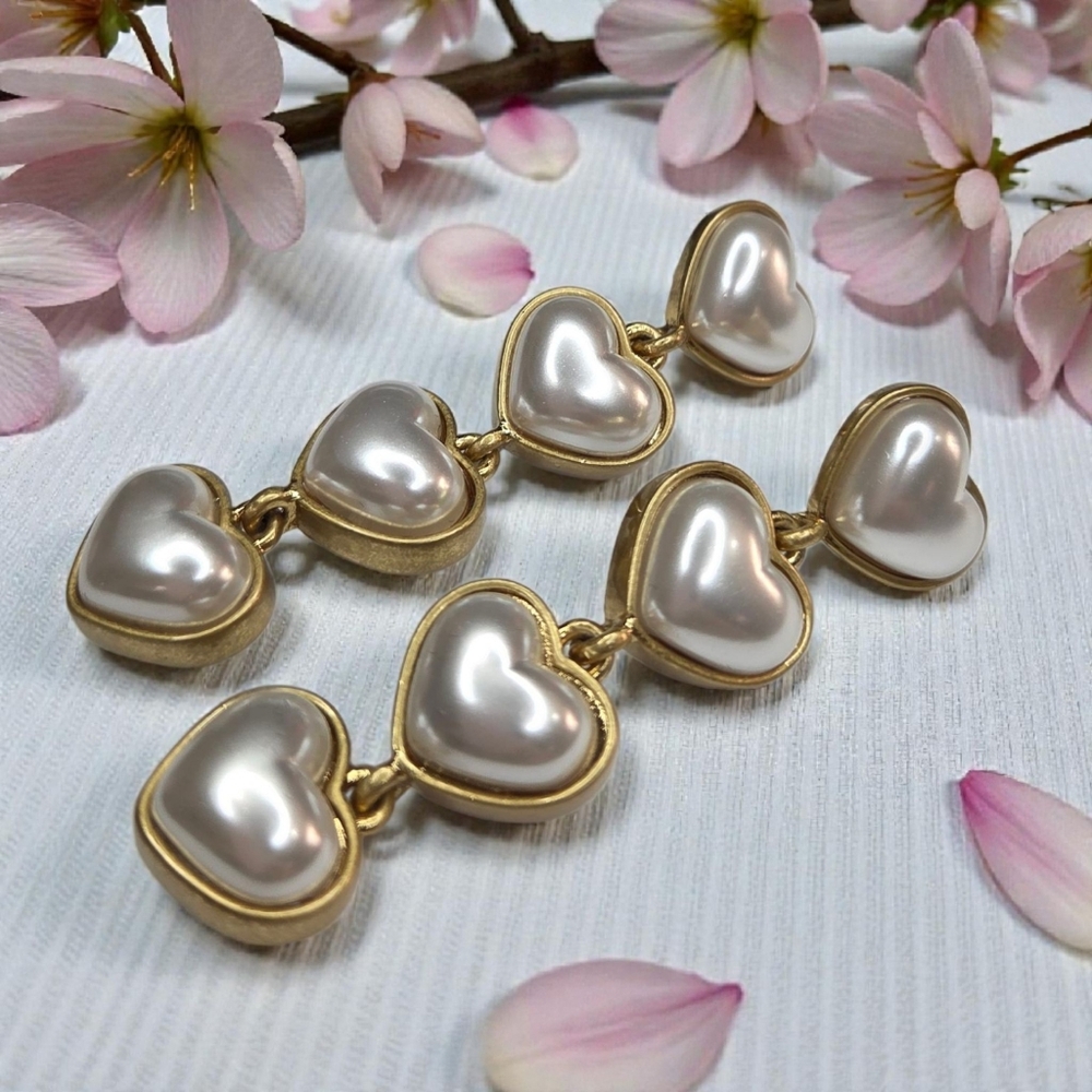 OSCAR de la RENTA Gold Puffy Heart Pearl Drop Earrings - Picture 3 of 6